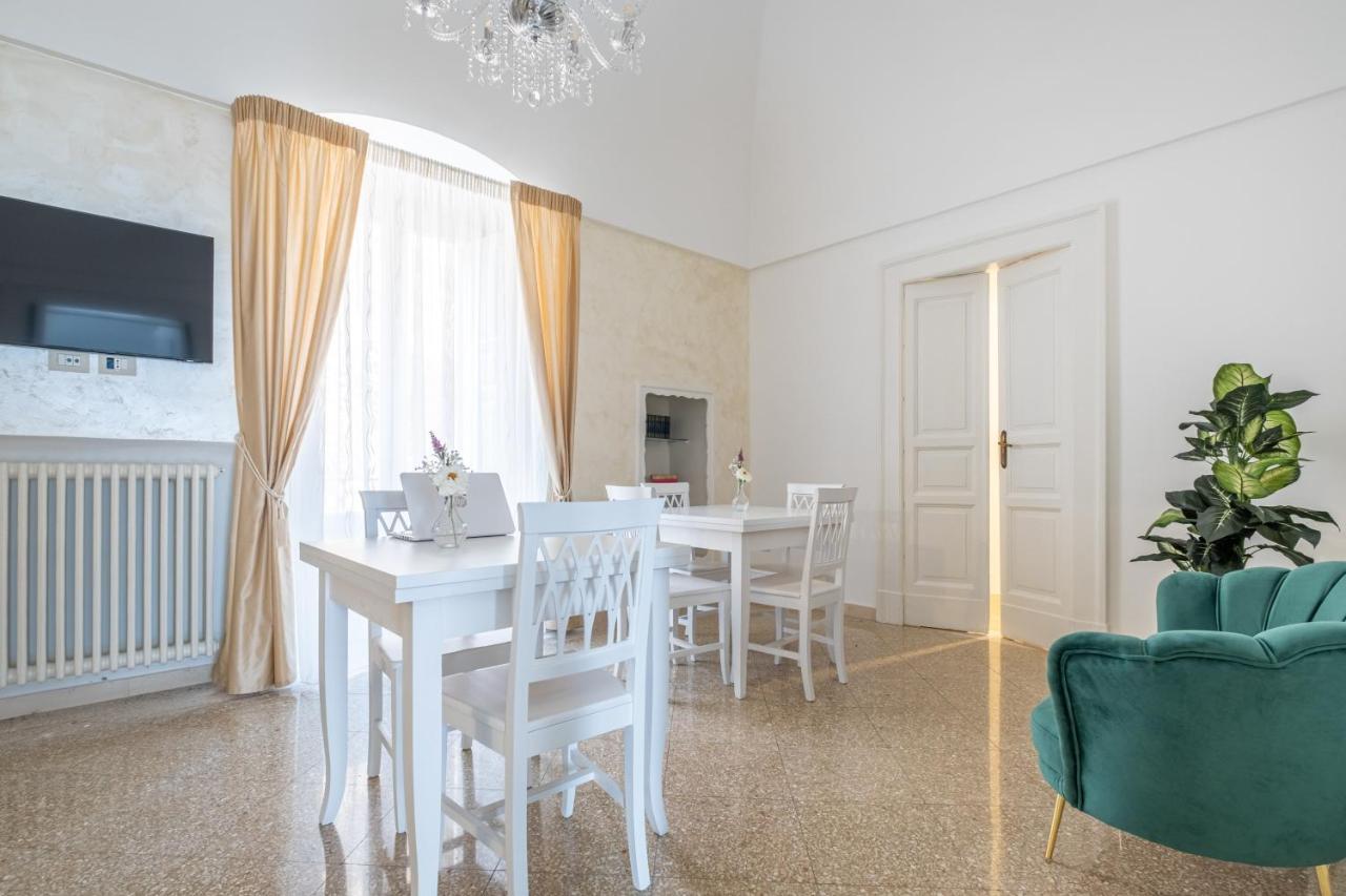 Chic B&B Piazza Della Liberta Ostuni Buitenkant foto